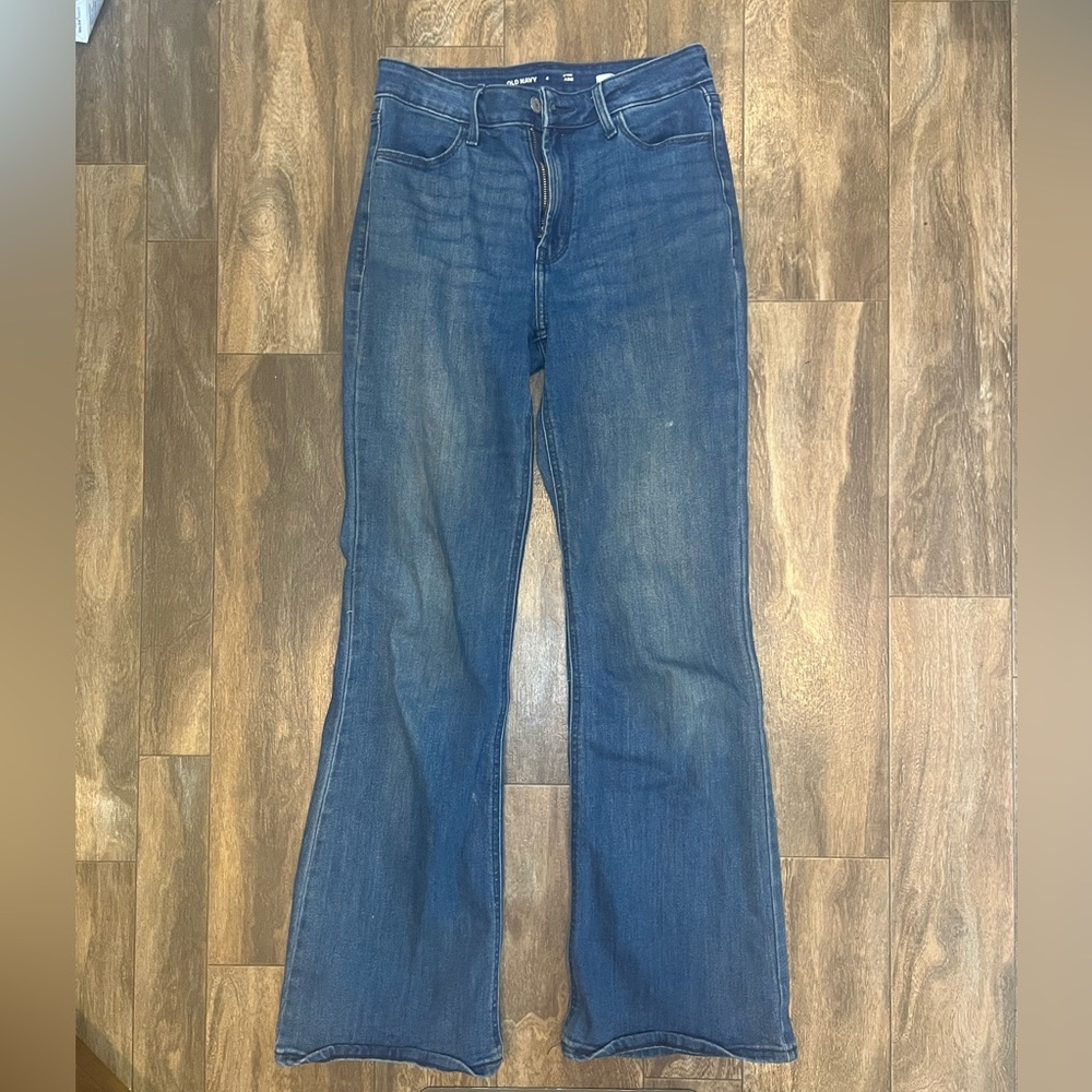 Old Navy flared leg Blue Jeans